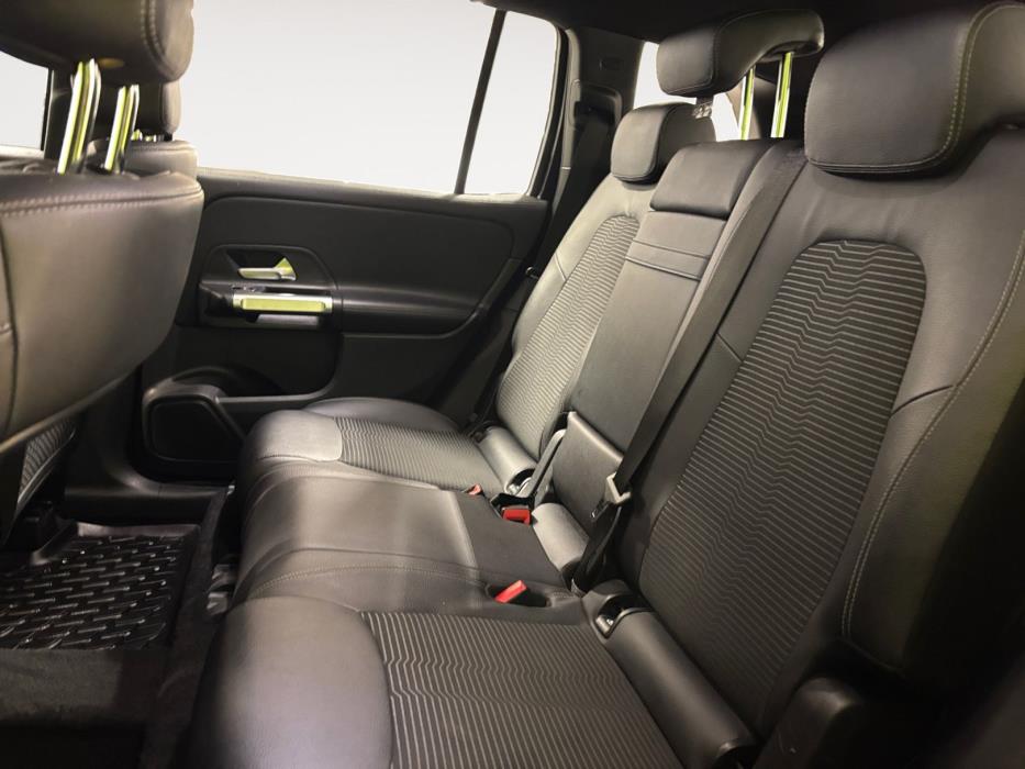 Mercedes-Benz GLB 2023