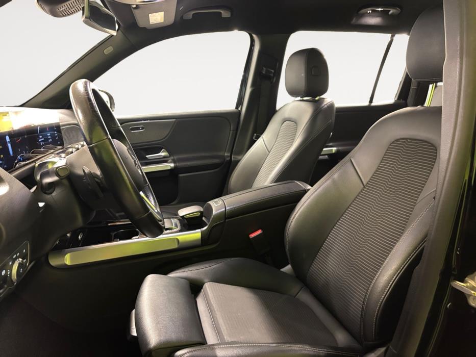 Mercedes-Benz GLB 2023