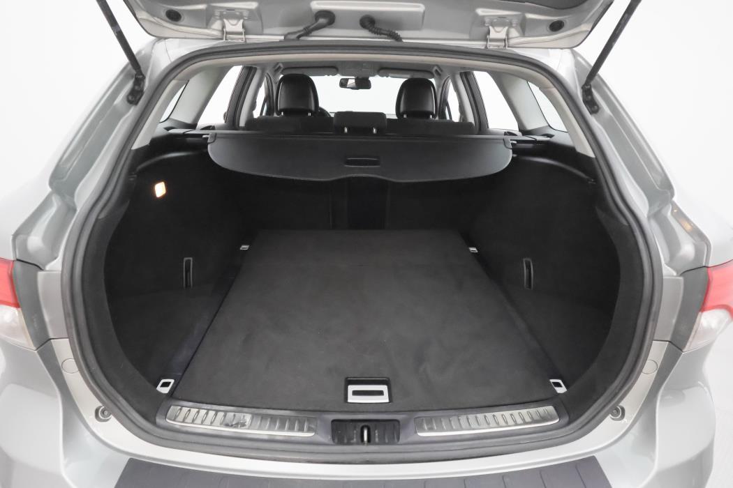Toyota Avensis 2012