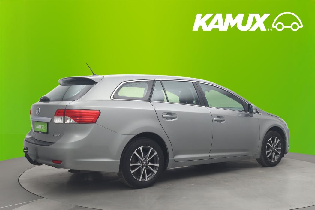 Toyota Avensis 2012