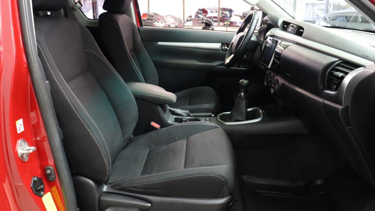 TOYOTA Hilux 2018