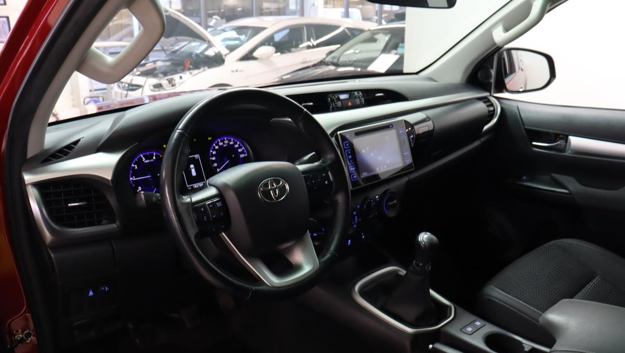 TOYOTA Hilux 2018