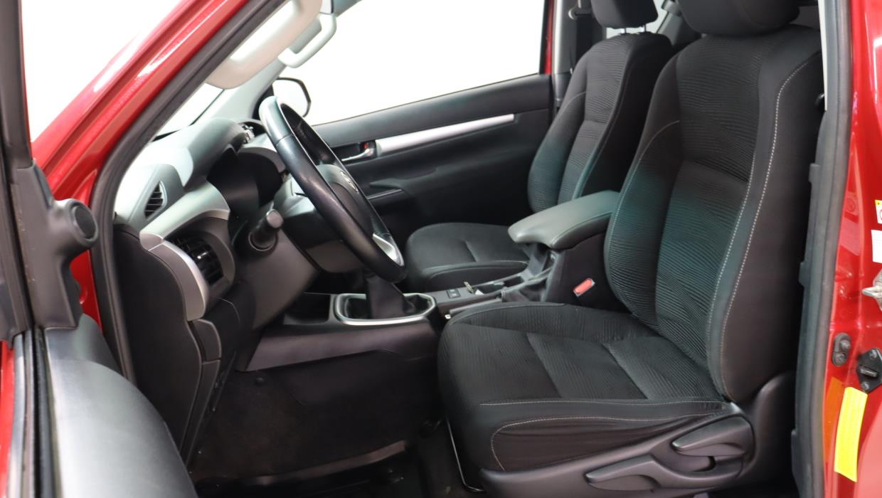 TOYOTA Hilux 2018