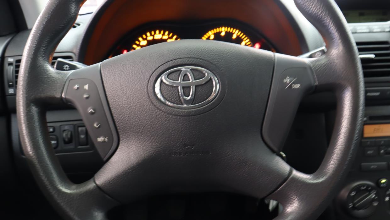 TOYOTA Avensis 2006
