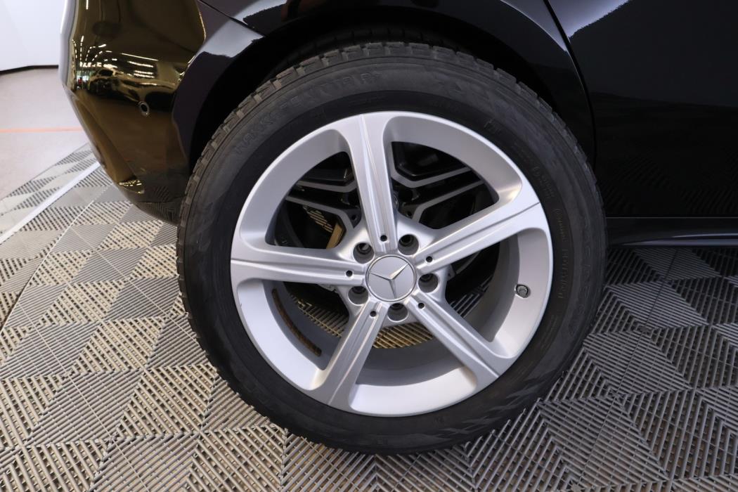MERCEDES-BENZ A 2019