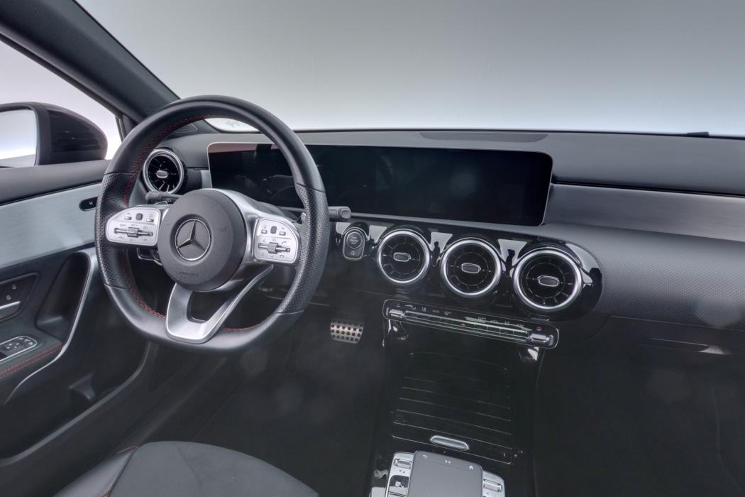 MERCEDES-BENZ A 2019