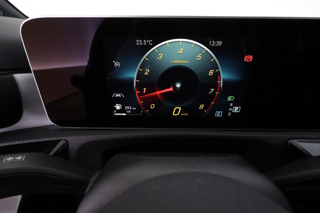 MERCEDES-BENZ A 2019