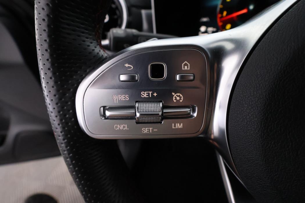 MERCEDES-BENZ A 2019