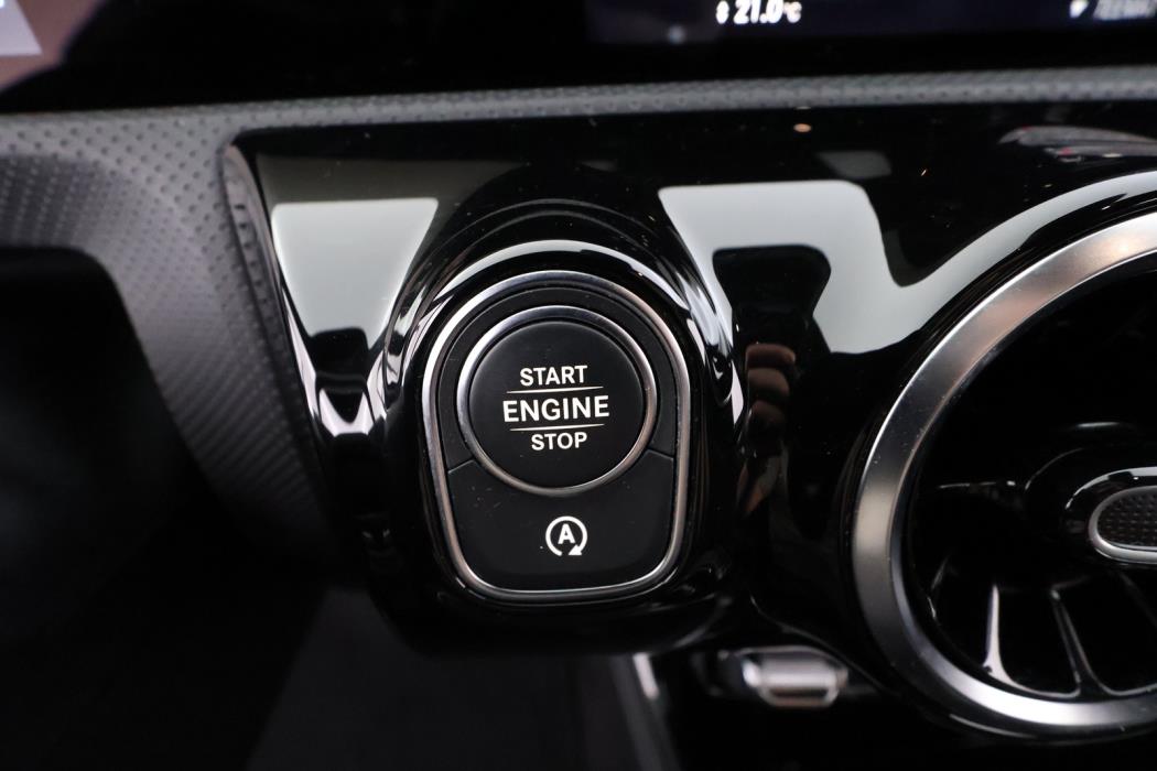 MERCEDES-BENZ A 2019