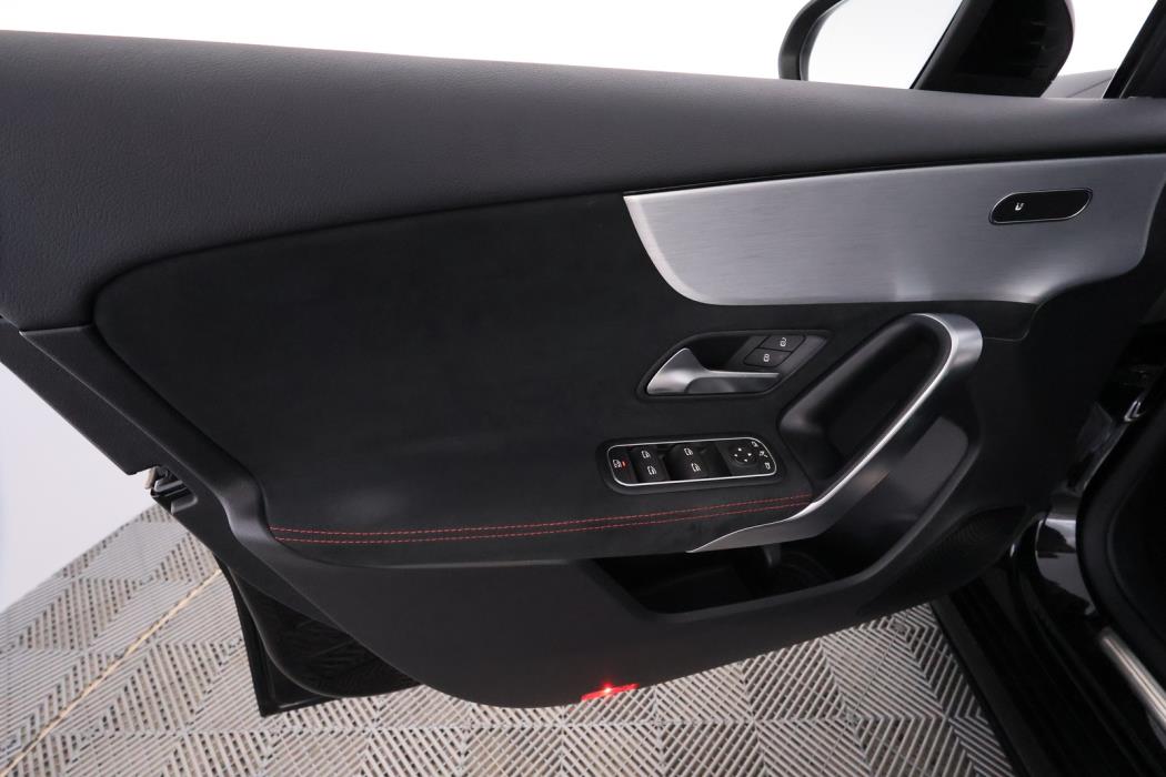 MERCEDES-BENZ A 2019