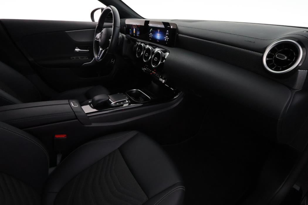 Mercedes-Benz CLA 2023