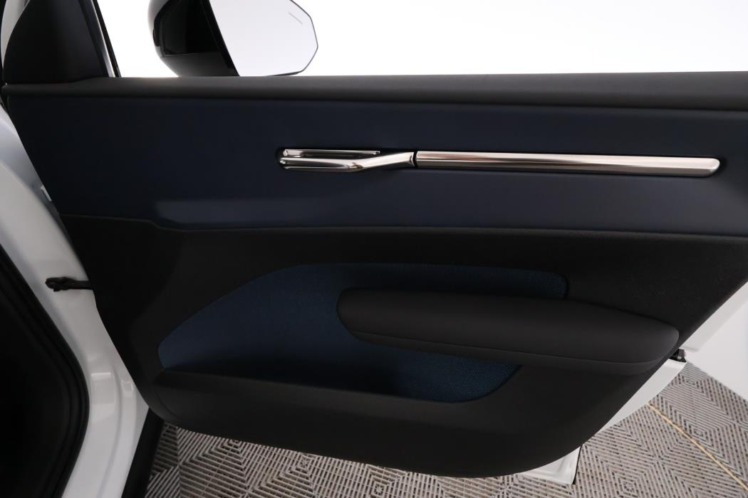 Volvo EX30 2024