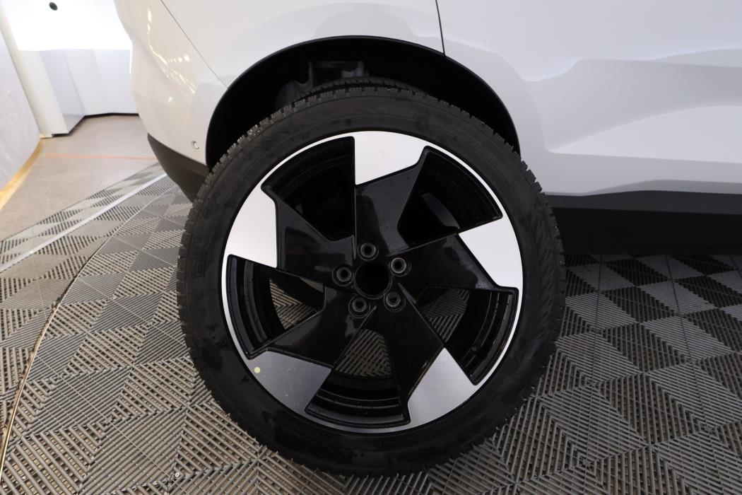 Volvo EX30 2024