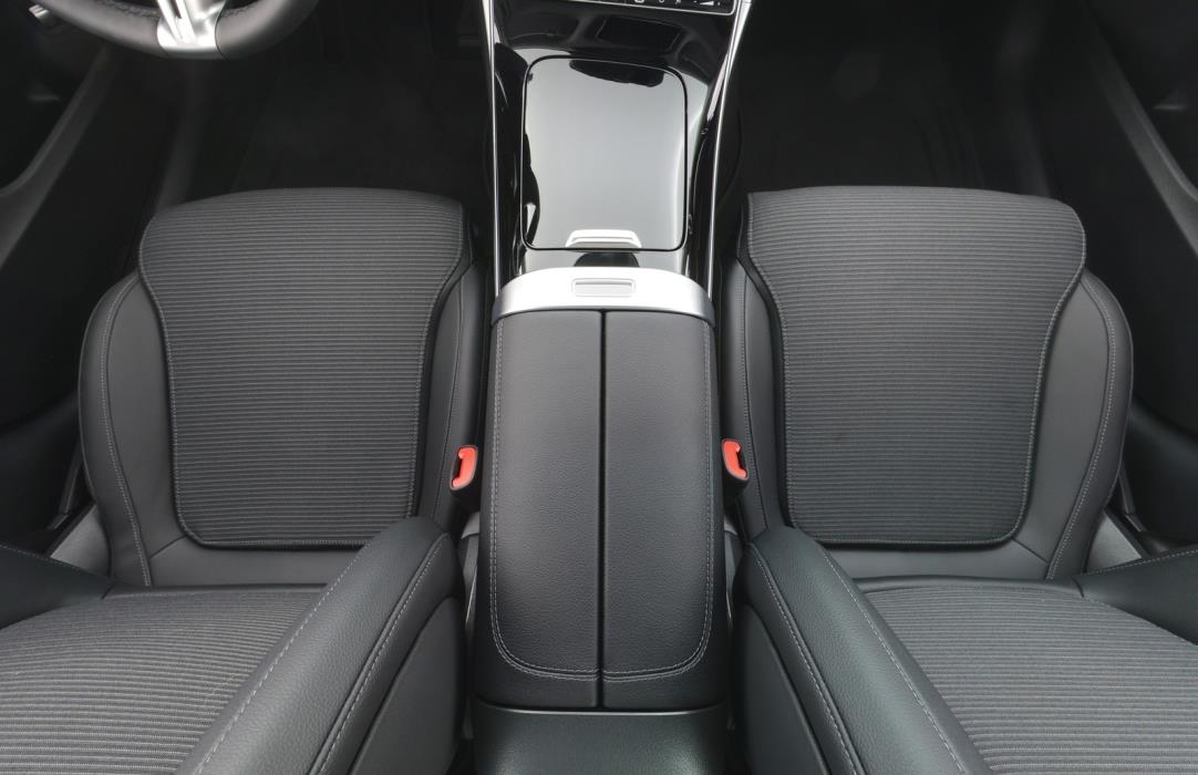 Mercedes-Benz C 2025