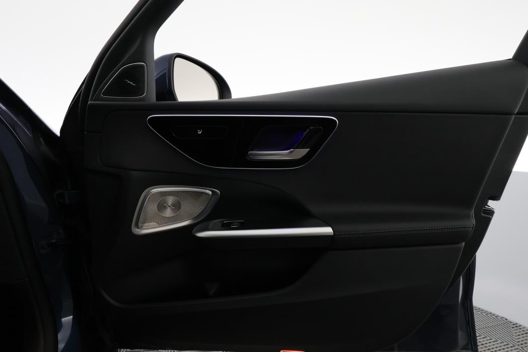 Mercedes-Benz C 2025