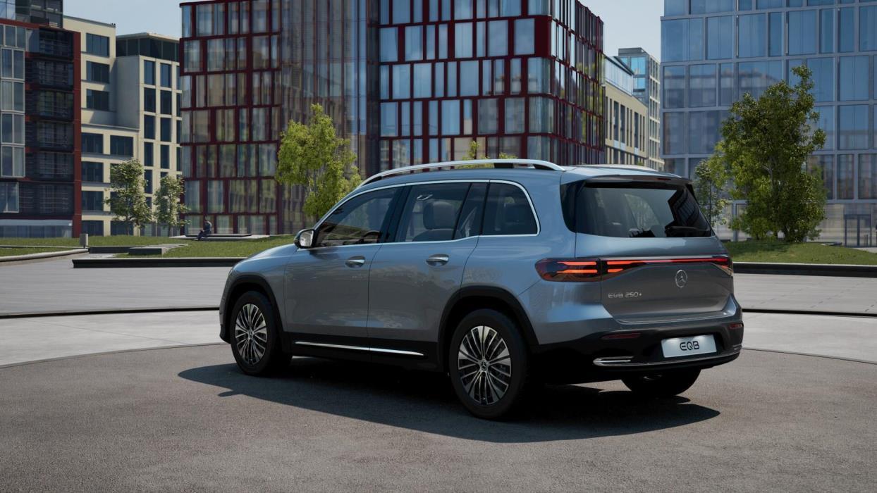 Mercedes-Benz EQB 2025