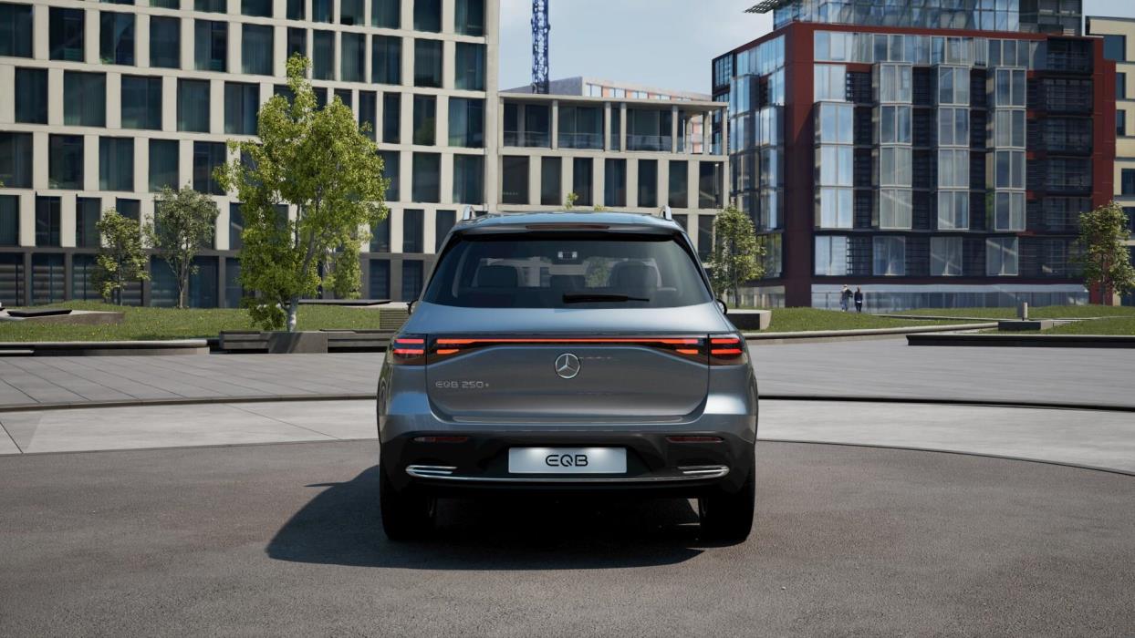 Mercedes-Benz EQB 2025