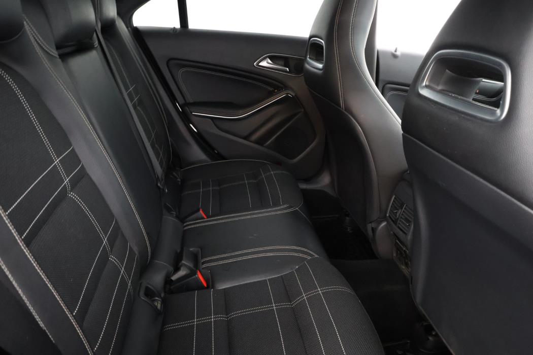 Mercedes-Benz CLA 2015