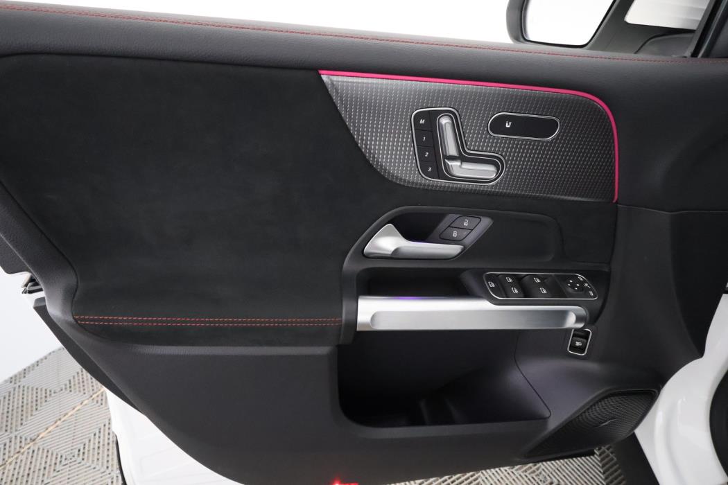 Mercedes-Benz EQB 2022