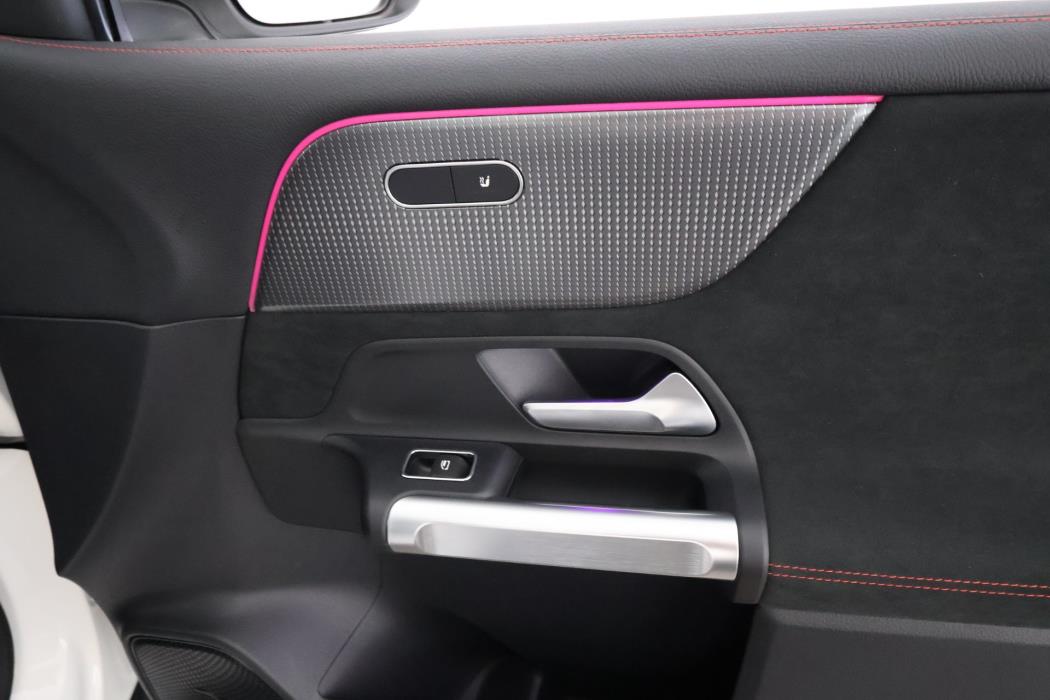 Mercedes-Benz EQB 2022
