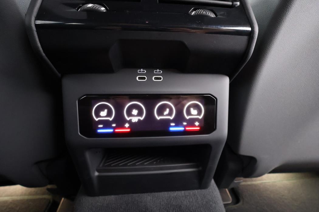 BMW 550 2024