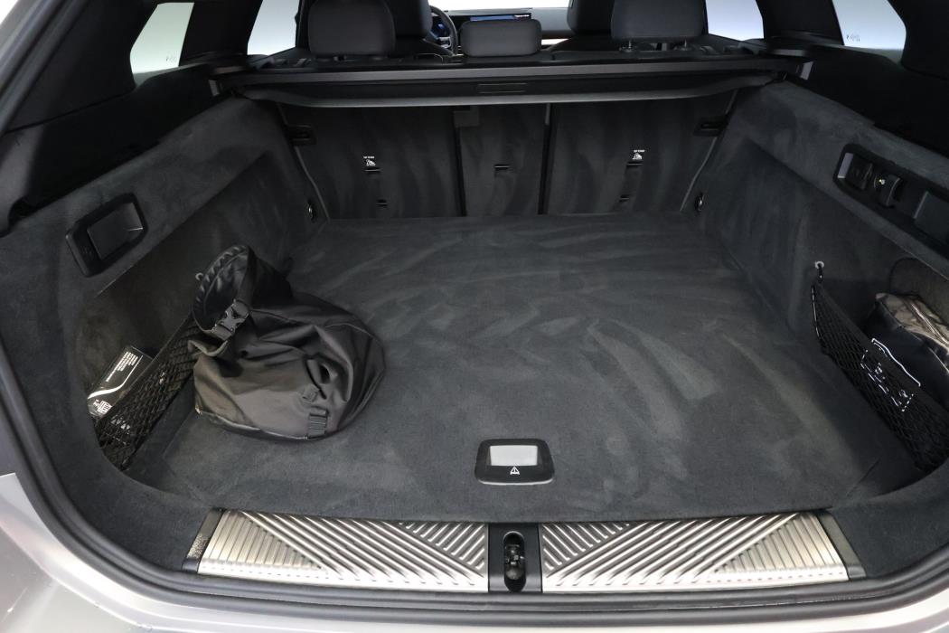 BMW 550 2024