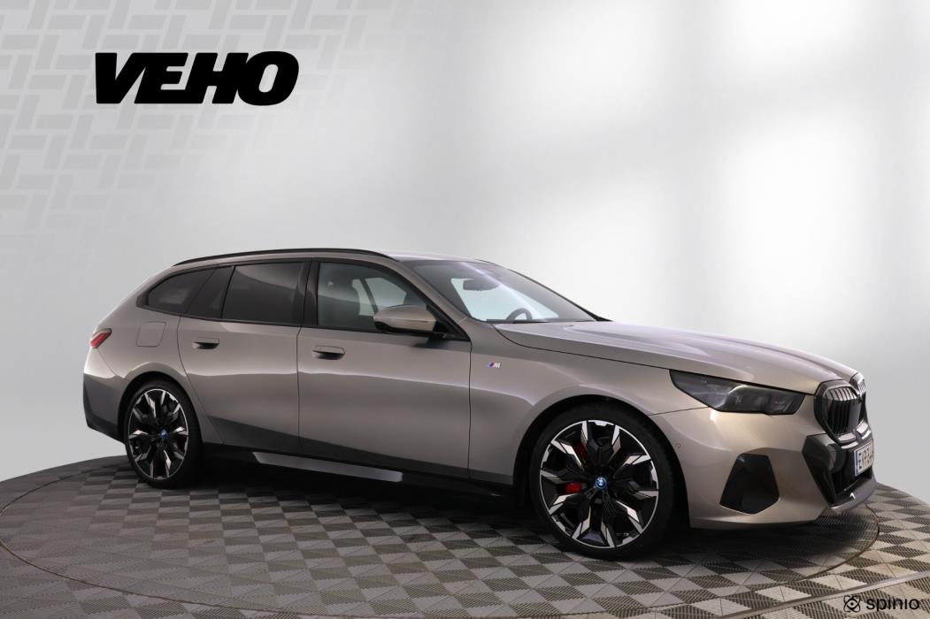 BMW 550 2024
