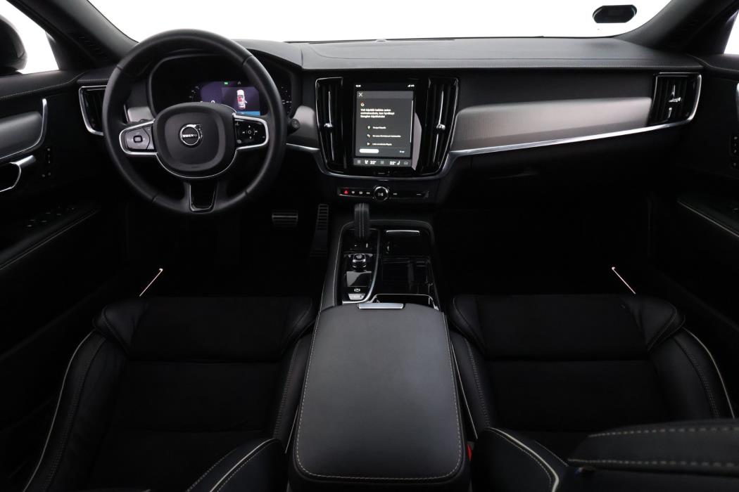 Volvo V90 2021