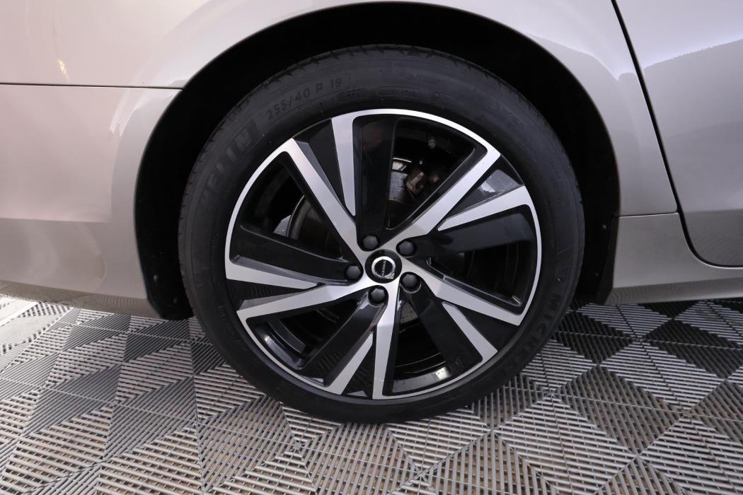 Volvo V90 2021