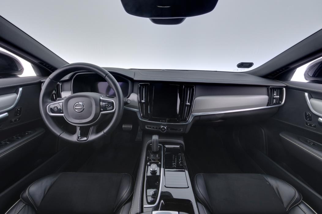 Volvo V90 2021