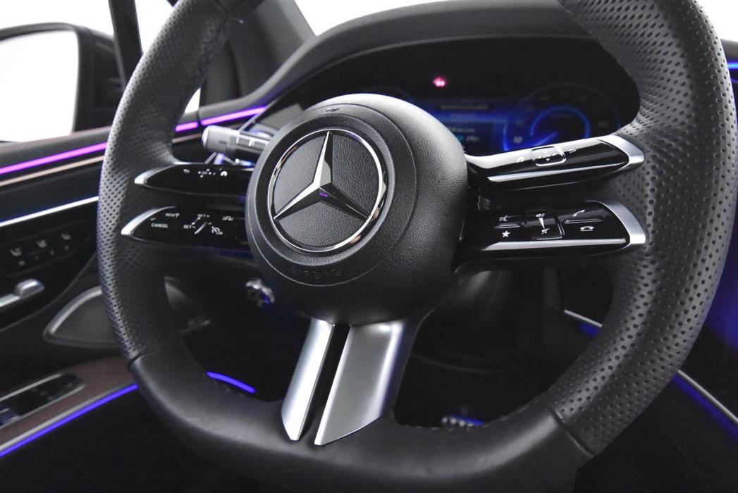 Mercedes-Benz EQS SUV 2023