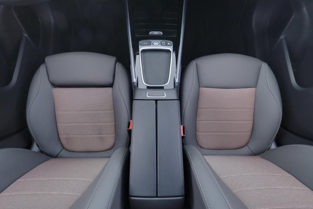 Mercedes-Benz EQB 2024