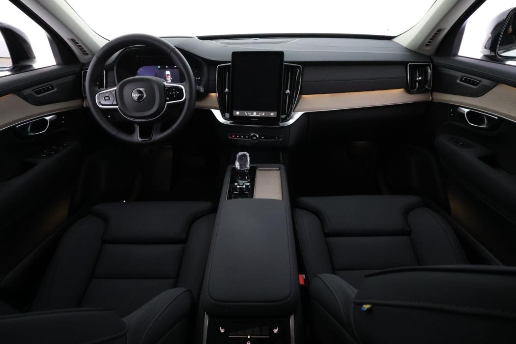 Volvo XC90 2025