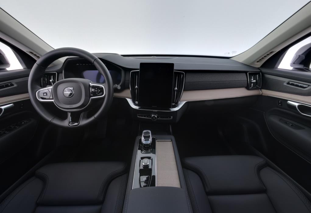 Volvo XC90 2025