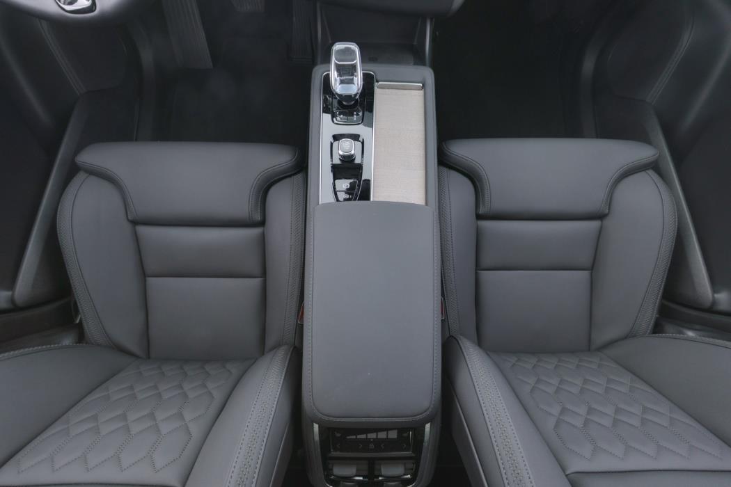 Volvo XC90 2025
