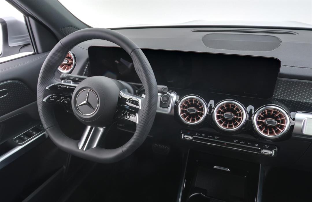 Mercedes-Benz EQB 2025