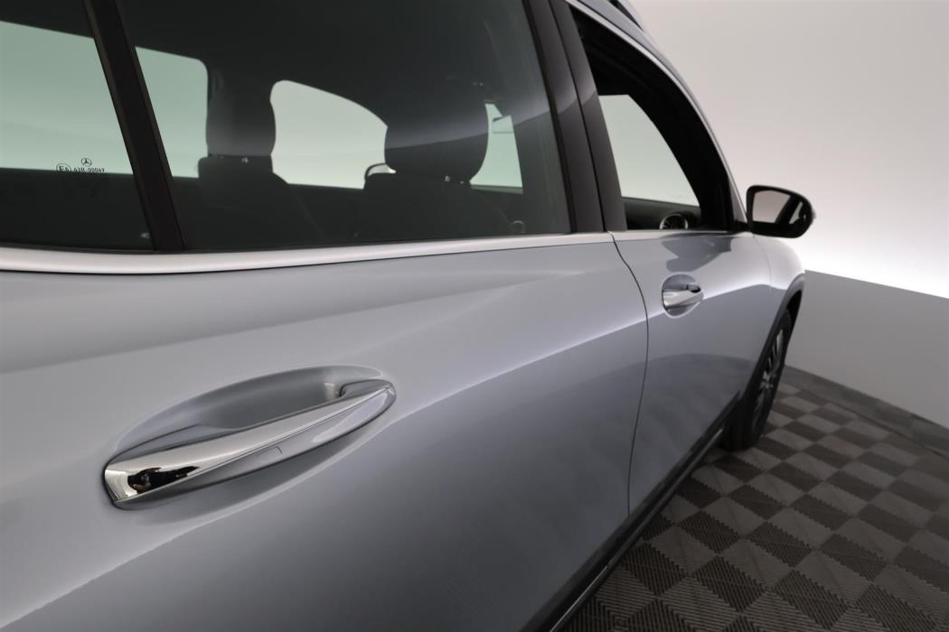 Mercedes-Benz EQB 2025