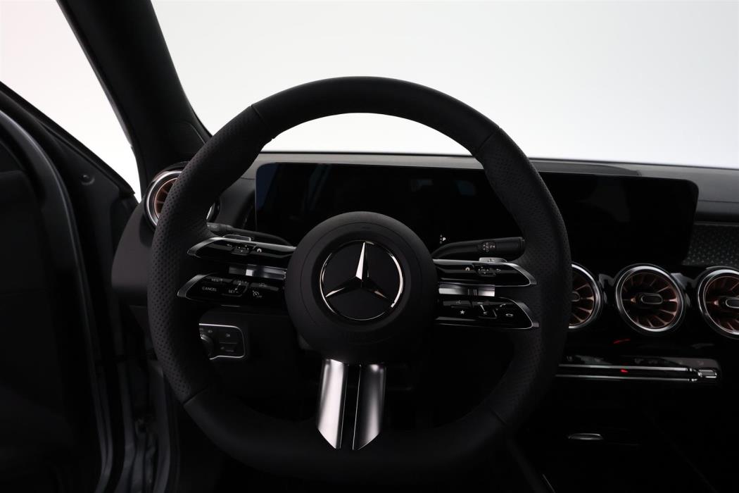 Mercedes-Benz EQB 2025