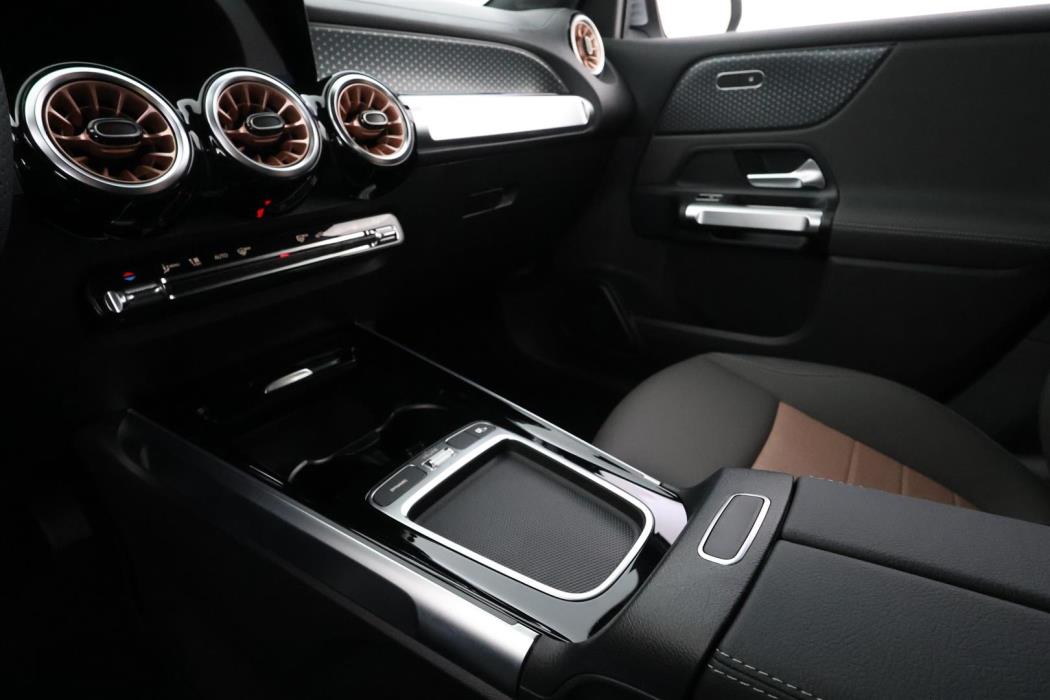Mercedes-Benz EQB 2025