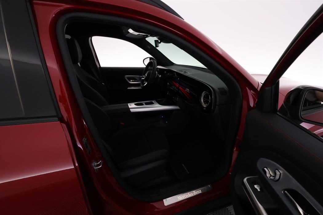 Mercedes-Benz GLB 2026