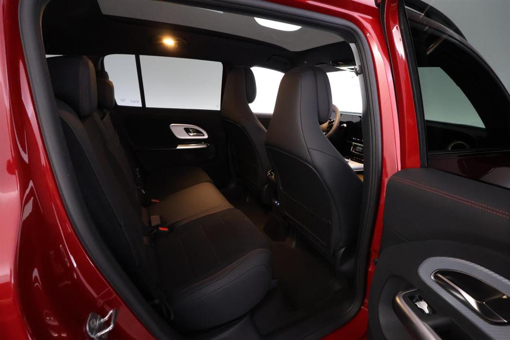 Mercedes-Benz GLB 2026