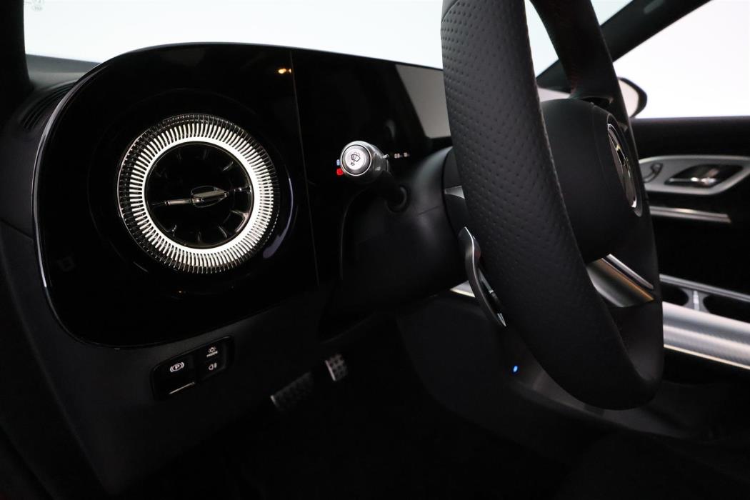 Mercedes-Benz GLB 2026