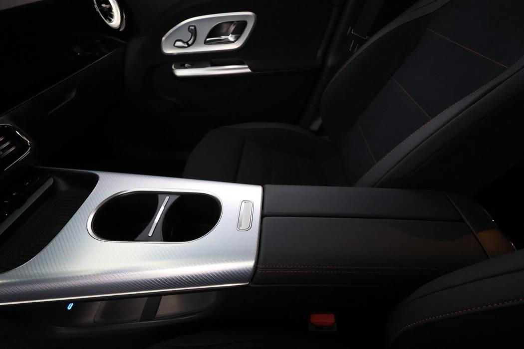 Mercedes-Benz GLB 2026
