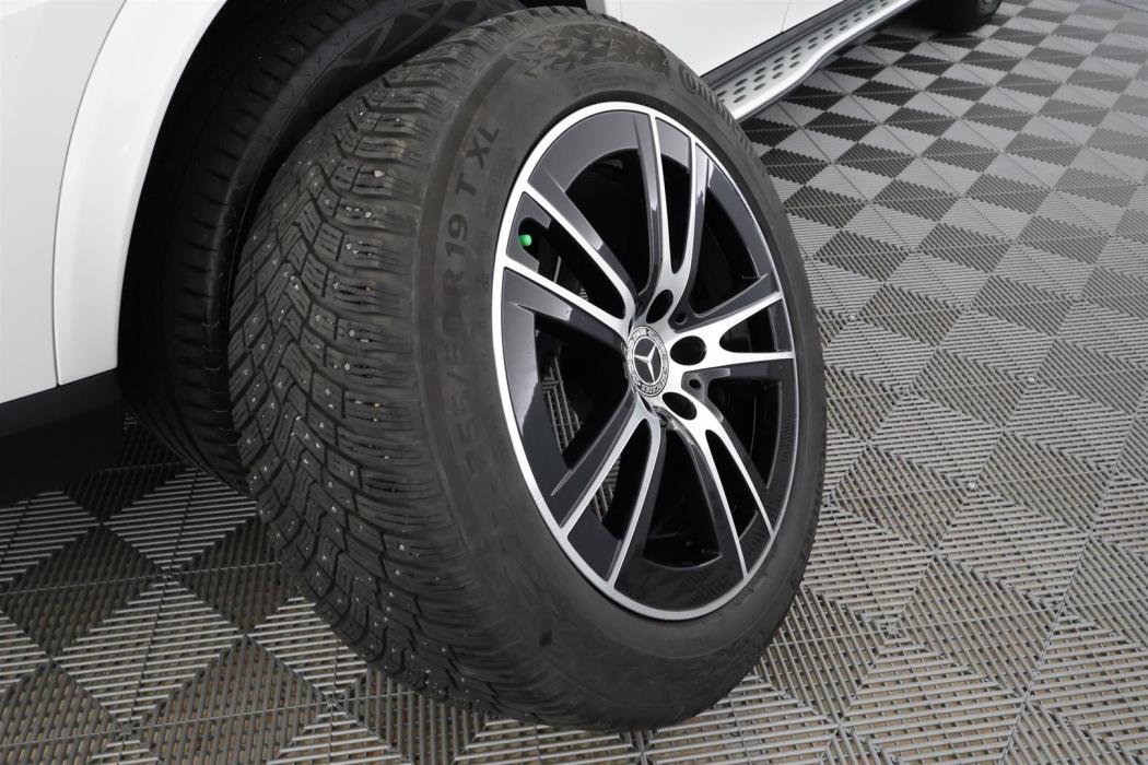 Mercedes-Benz GLC 2023