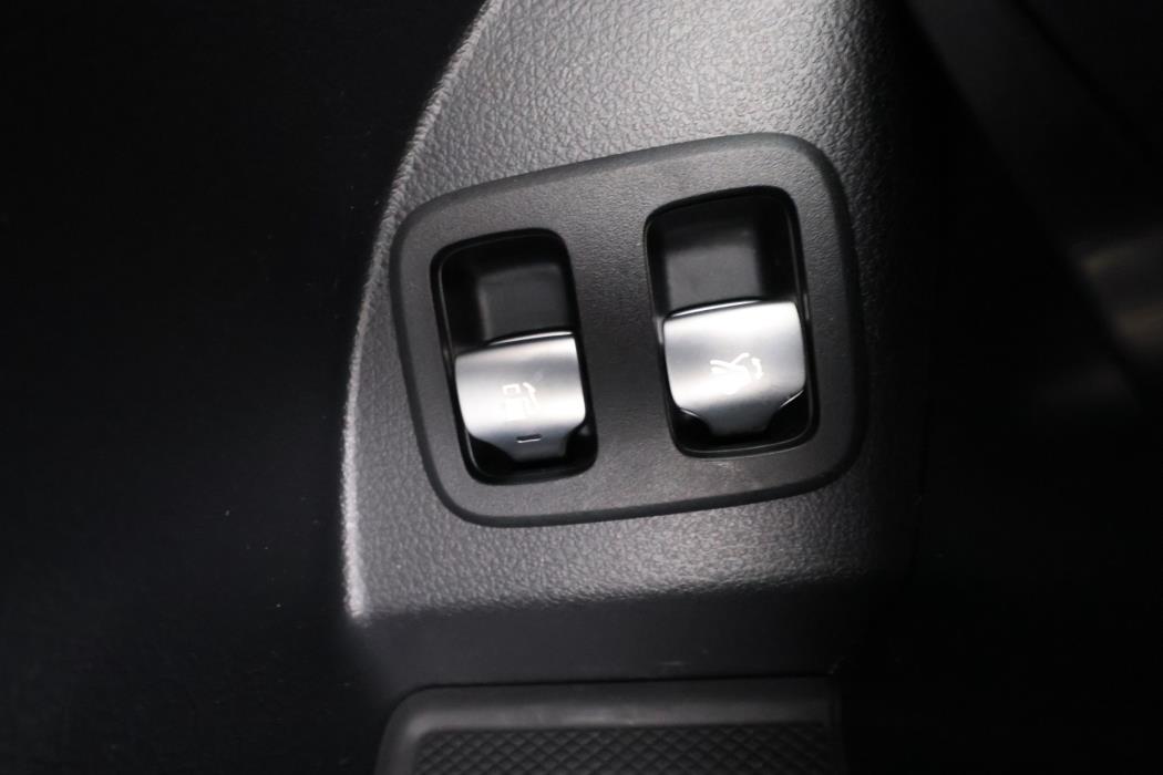 MERCEDES-BENZ GLC 2023