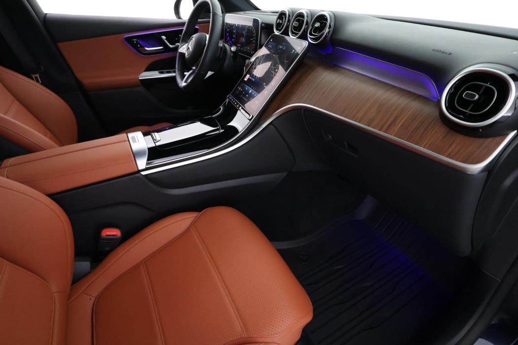 MERCEDES-BENZ GLC 2023