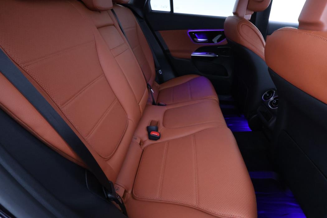 MERCEDES-BENZ GLC 2023