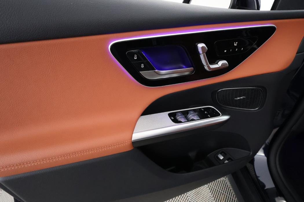 MERCEDES-BENZ GLC 2023