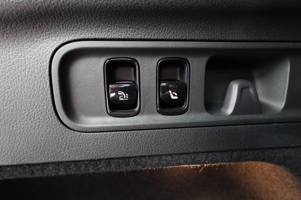 MERCEDES-BENZ GLC 2023