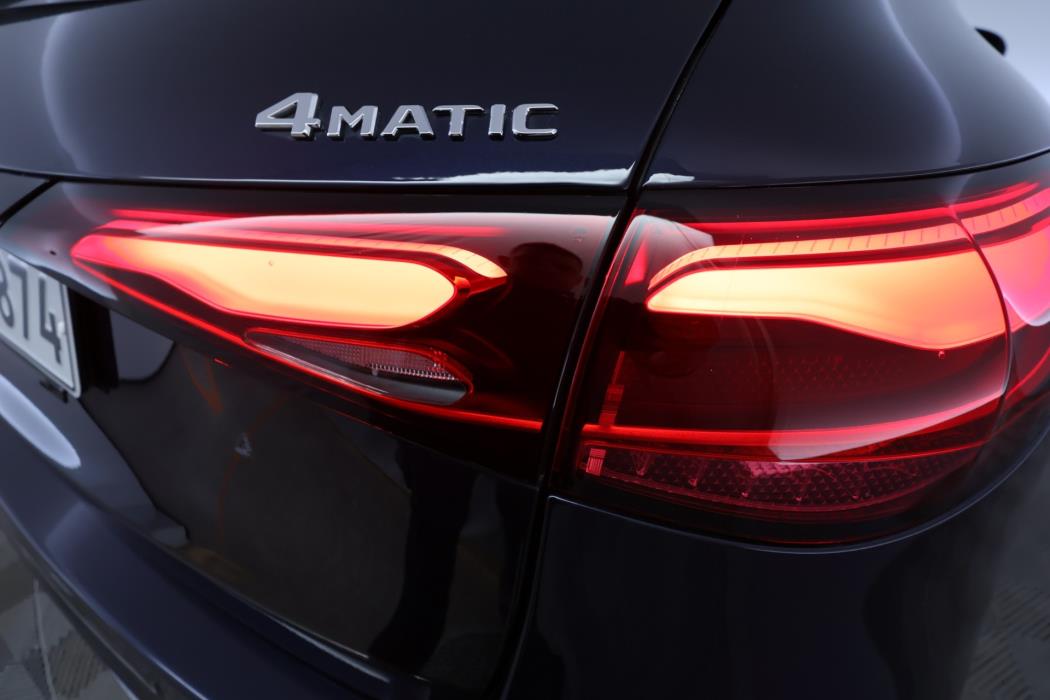 MERCEDES-BENZ GLC 2023